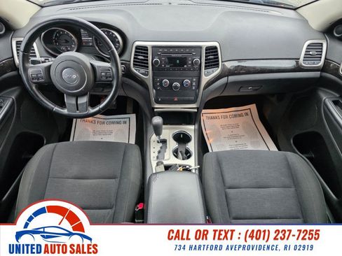 Used 2012 Jeep Grand Cherokee Laredo w/ Laredo E Group AWD/4WD image 14