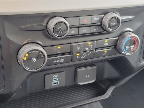 New 2026 Ford F250 XLT w/ FX4 Off-Road Package image 18