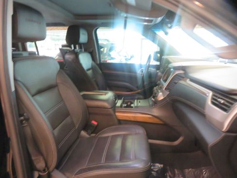Used 2019 GMC Yukon XL Denali AWD/4WD image 29
