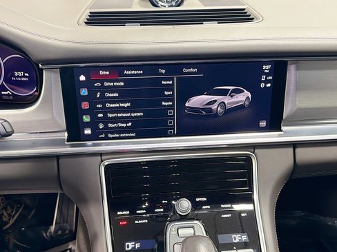 Used 2023 Porsche Panamera GTS image 29