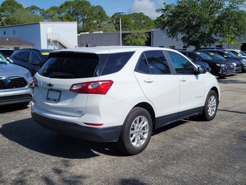 Used 2021 Chevrolet Equinox LS w/ LS Convenience Package AWD/4WD image 6