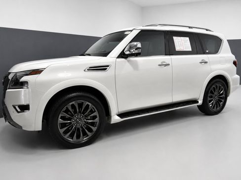 Used 2023 Nissan Armada Platinum w/ Cargo Package AWD/4WD image 2