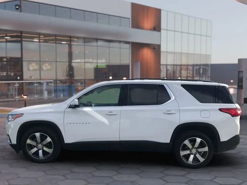 Used 2020 Chevrolet Traverse LT w/ LT Premium Package image 7