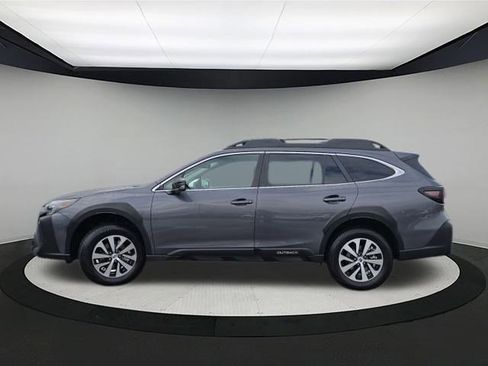 Certified 2025 Subaru Outback Premium w/ Popular Package #1A image 4