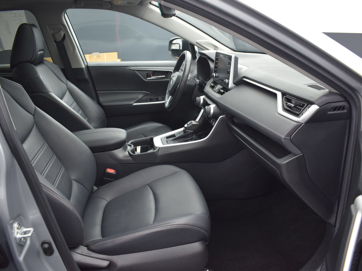 Used 2021 Toyota RAV4 XLE Premium AWD/4WD image 10