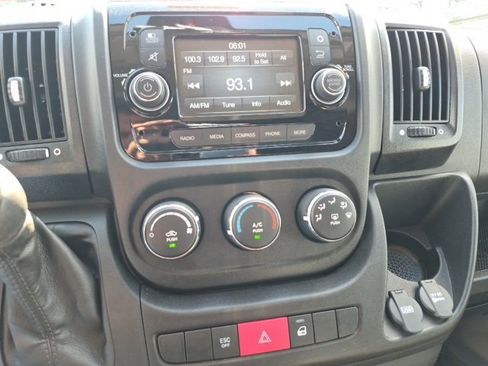Used 2018 RAM ProMaster 2500 w/ Interior Convenience Group image 4