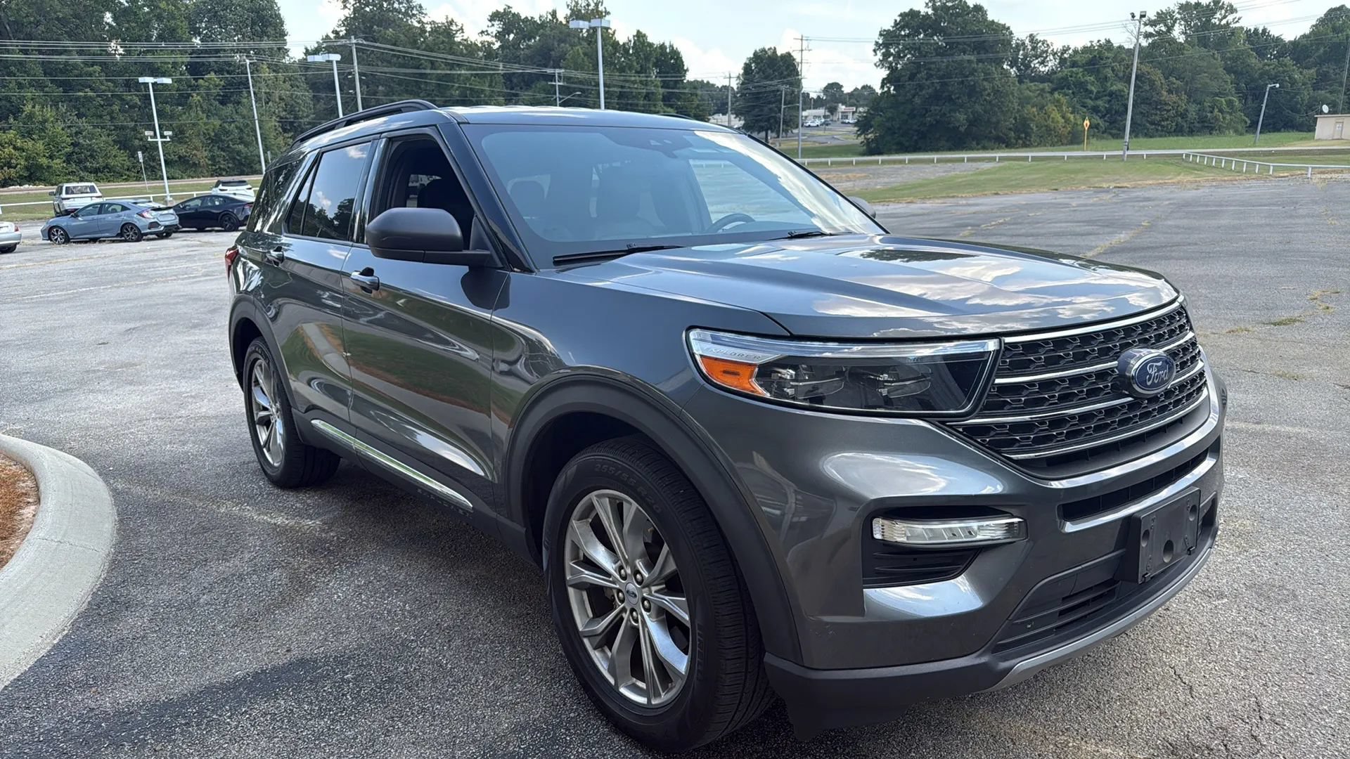 Used 2020 Ford Explorer XLT w/ Equipment Group 202A RWD image 7