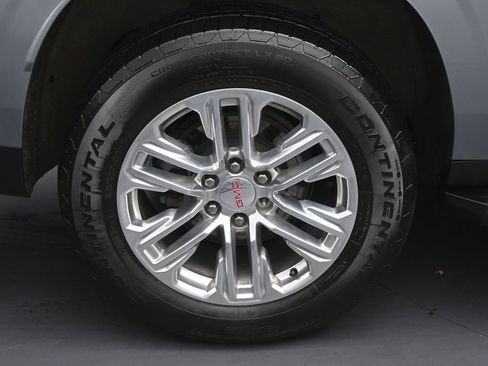 Used 2023 GMC Yukon XL SLT AWD/4WD image 10