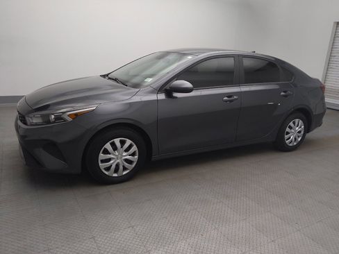 Used 2024 Kia Forte LX FWD image 2