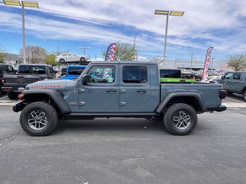 New 2026 Jeep Gladiator Mojave w/ Technology Group AWD/4WD image 3