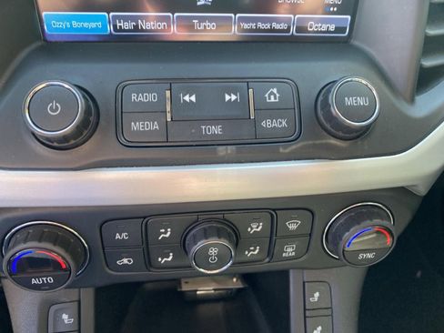 Used 2019 GMC Acadia SLT AWD/4WD image 43