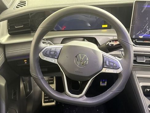 New 2026 Volkswagen Tiguan SE R-Line AWD/4WD image 17