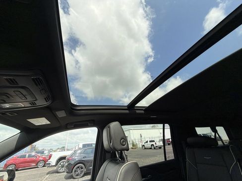 Certified 2021 Cadillac Escalade ESV Premium Luxury AWD/4WD image 25