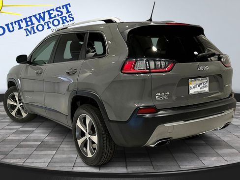 Used 2019 Jeep Cherokee Limited image 4
