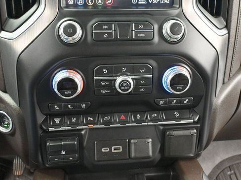 Used 2020 GMC Sierra 3500 Denali w/ Denali Ultimate Package image 24