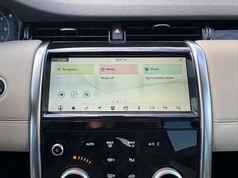 Used 2020 Land Rover Discovery Sport SE image 22