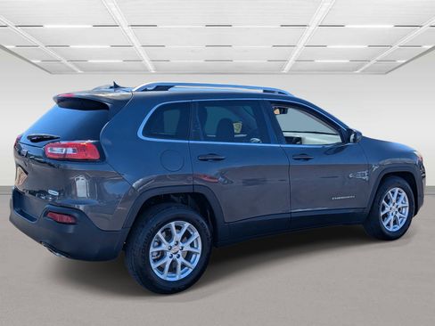 Used 2017 Jeep Cherokee Latitude w/ Comfort/Convenience Group image 5