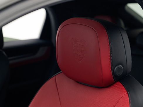 New 2026 Porsche Cayenne Coupe image 18