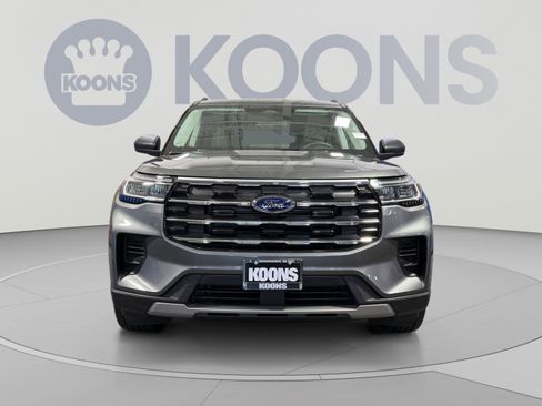 Used 2025 Ford Explorer Active RWD image 11