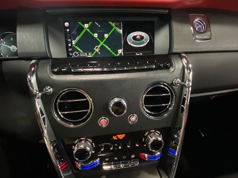 Used 2021 Rolls-Royce Cullinan image 35