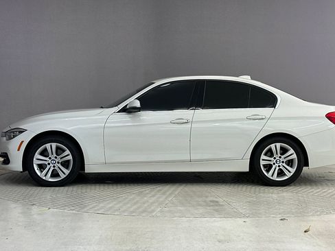 Used 2018 BMW 330i Sedan RWD image 2