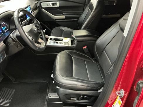 Used 2022 Ford Explorer Limited w/ Equipment Group 301A RWD image 14