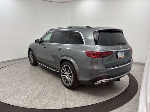 Used 2025 Mercedes-Benz GLS 580 4MATIC image 7