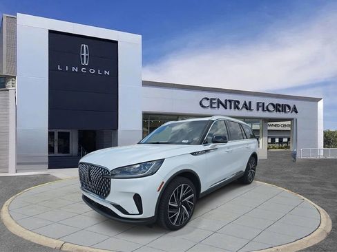 Used 2025 Lincoln Aviator Reserve w/ Equipment Group 201A image 8