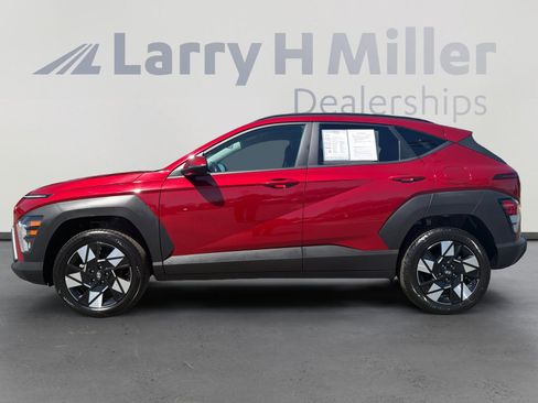 Used 2025 Hyundai Kona SEL AWD/4WD image 2