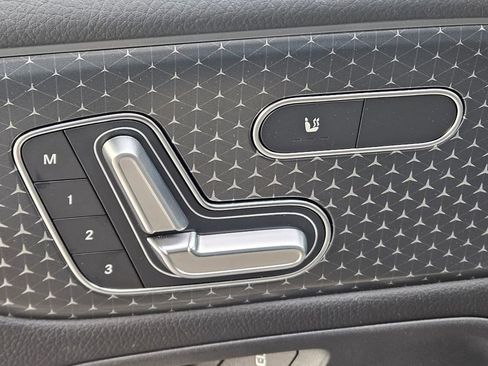 New 2024 Mercedes-Benz GLB 250 4MATIC image 16