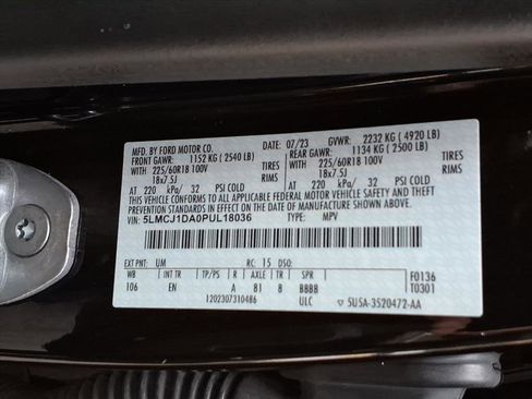 Certified 2023 Lincoln Corsair AWD image 27