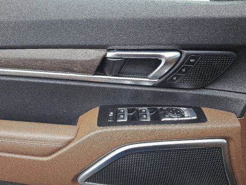 Used 2022 Kia Telluride SX w/ SX Prestige Package image 17