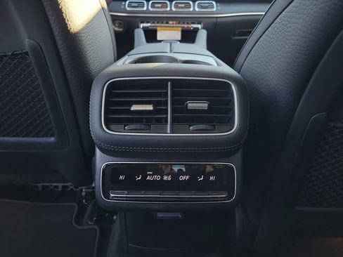 New 2026 Mercedes-Benz GLS 450 4MATIC image 31