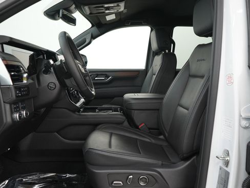 Used 2025 GMC Yukon Denali AWD/4WD image 29