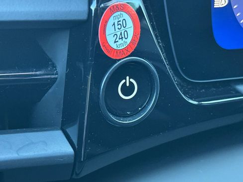 Certified 2025 Porsche Macan 4S Electric image 29