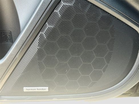 Used 2025 Subaru Outback Onyx Edition image 19