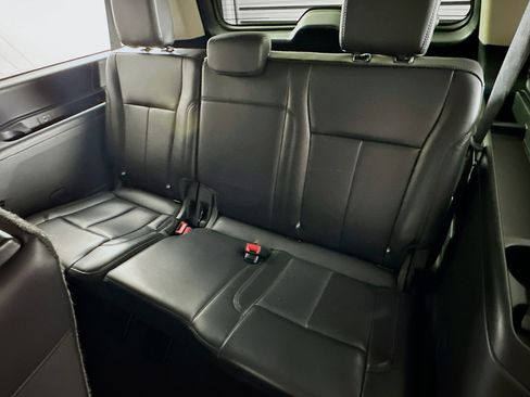 Used 2024 Ford Expedition Max XLT image 29