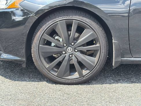 Used 2022 Nissan Altima 2.5 SR w/ Midnight Edition Package FWD image 14