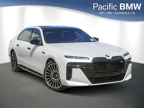 Used 2025 BMW i7 M70 w/ Executive Package AWD/4WD image 1