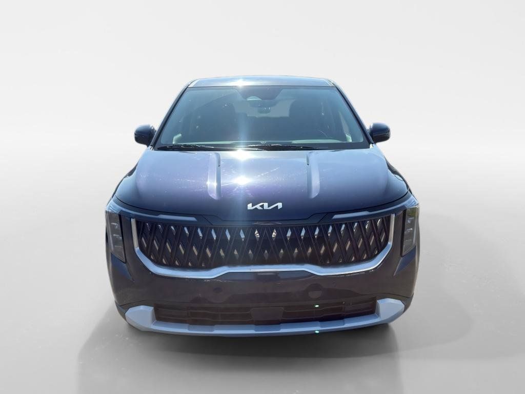 Used 2025 Kia Carnival FWD image 8