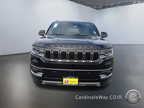 Used 2023 Jeep Wagoneer L Series III w/ Preferred Equipment Group image 2