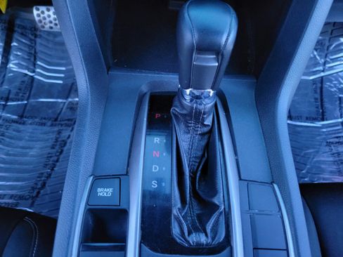 Used 2018 Honda Civic Sport image 28