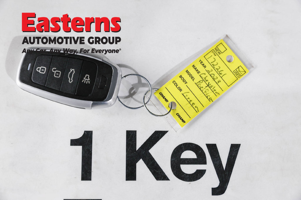 Used 2023 Chrysler Pacifica Touring-L w/ S Appearance Package FWD image 27