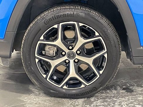 Used 2025 Jeep Compass Limited image 34