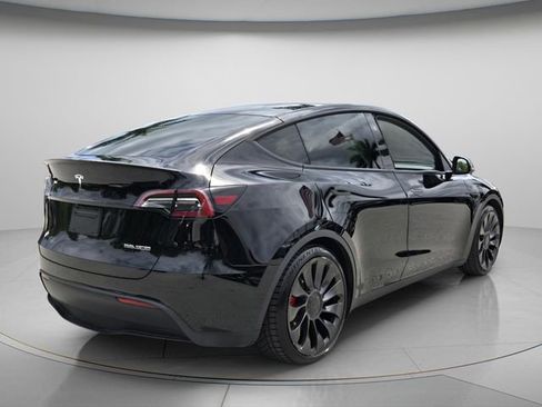 Used 2023 Tesla Model Y Performance AWD/4WD image 7