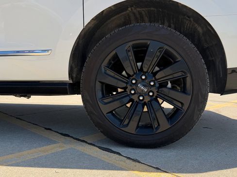 Used 2024 Lincoln Navigator L Reserve AWD/4WD image 17