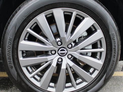 Certified 2024 Nissan Pathfinder SL w/ SL Premium Package image 11