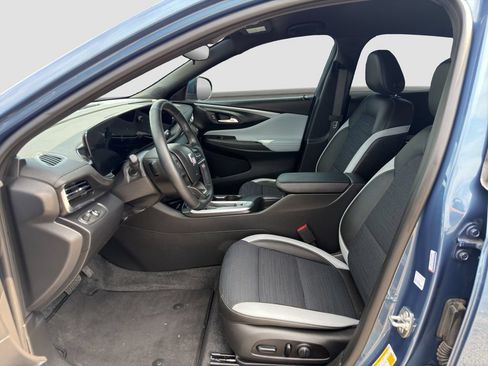 Used 2025 Buick Envista Preferred w/ Convenience I Package FWD image 9