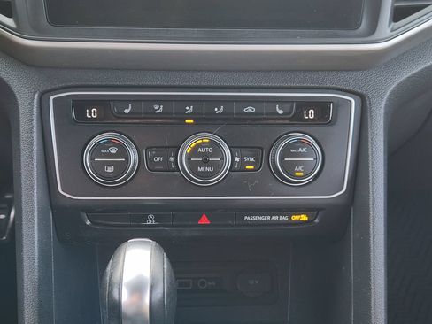 Used 2020 Volkswagen Atlas Cross Sport SE w/ Panoramic Sunroof Package AWD/4WD image 16