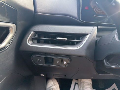 Used 2025 Kia K4 LXS image 17